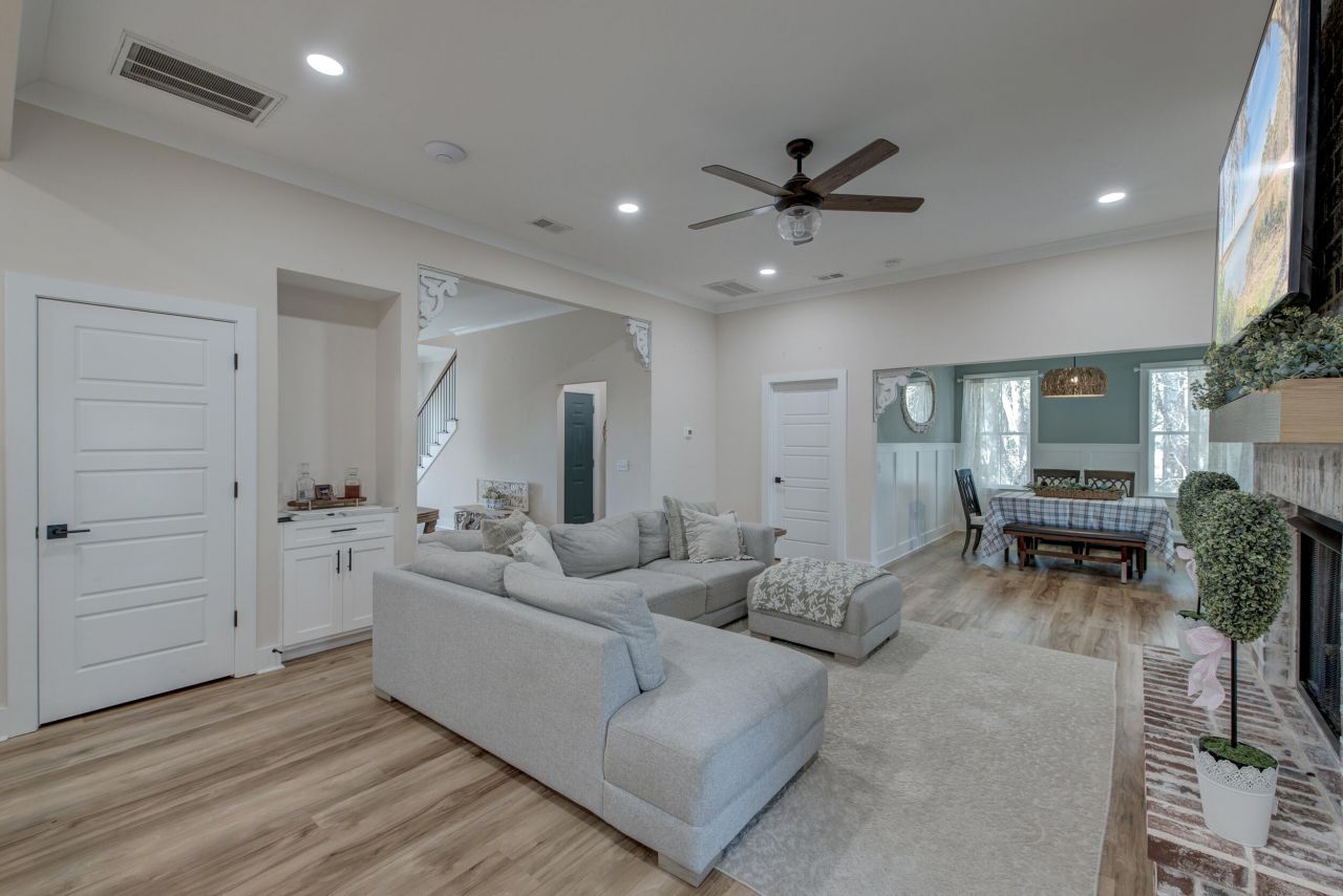 4858 Marshwood Drive Photo 13