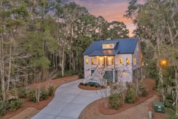 4858 Marshwood Drive photo 4