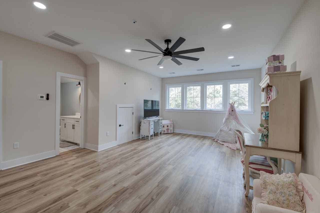 4858 Marshwood Drive Photo 32