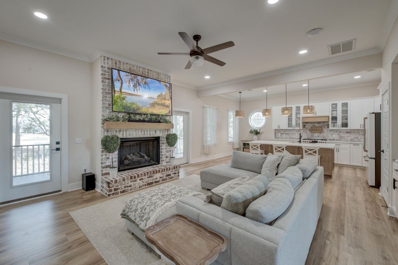 4858 Marshwood Drive Photo 9