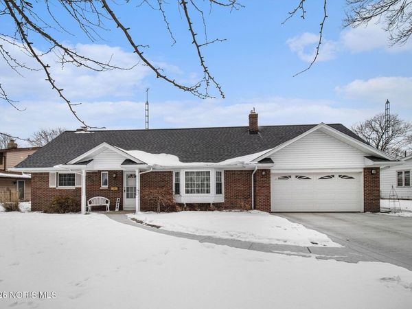 2925 Capri Drive, Toledo, OH 43611