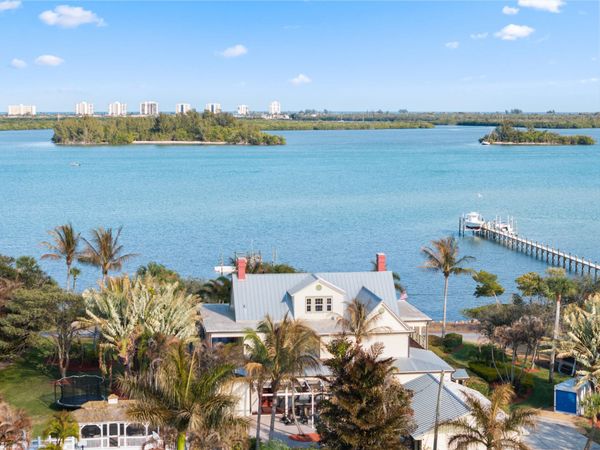 2515 N Indian River Drive, Fort Pierce, FL 34946