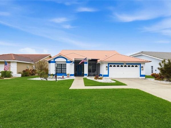 209 Countryside DR, NAPLES, FL 34104