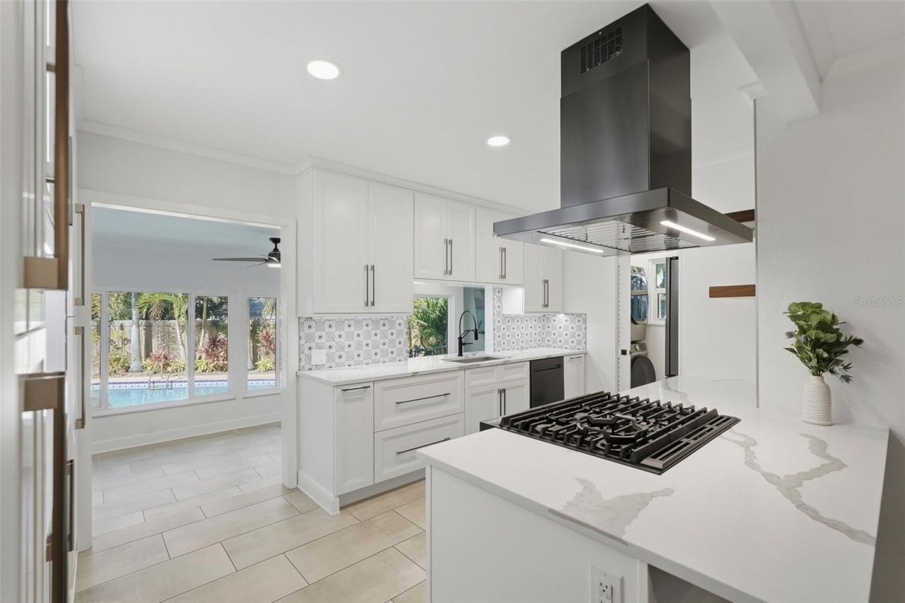 2430 14th Street N, Saint Petersburg, FL 33704 Photo