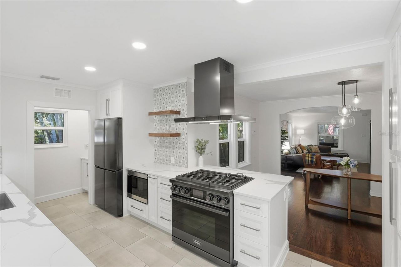 2430 14th Street N, Saint Petersburg, FL 33704 Photo