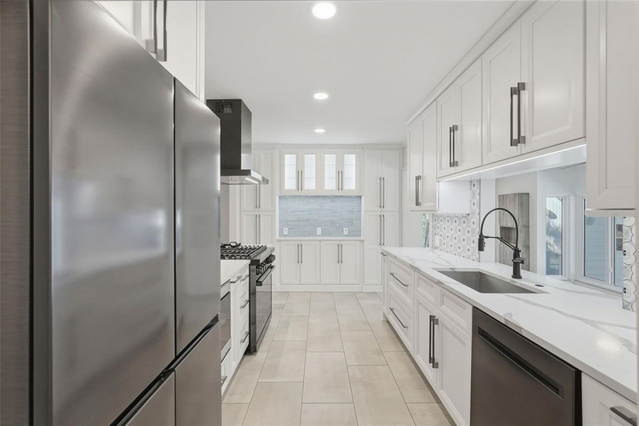 2430 14th Street N, Saint Petersburg, FL 33704 Photo