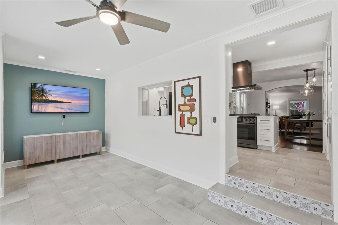 2430 14th Street N, Saint Petersburg, FL 33704 Photo