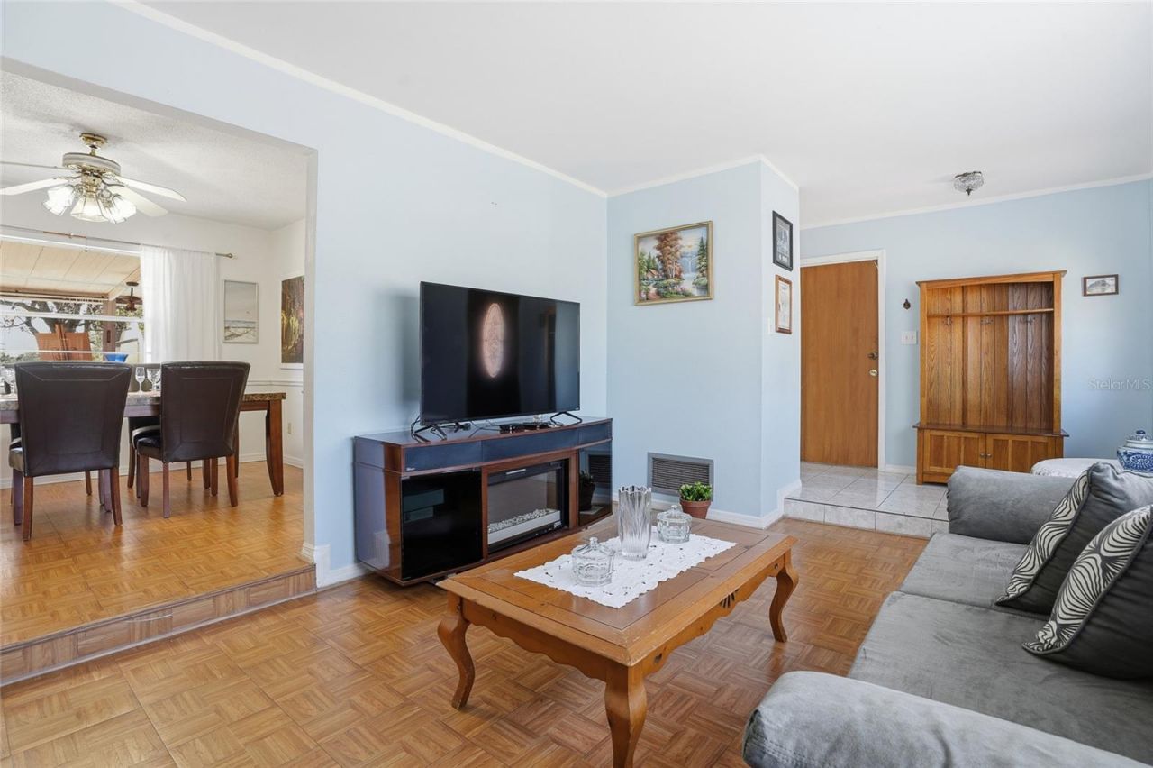 7002 Crestlake Drive, Orlando, FL 32819 Photo