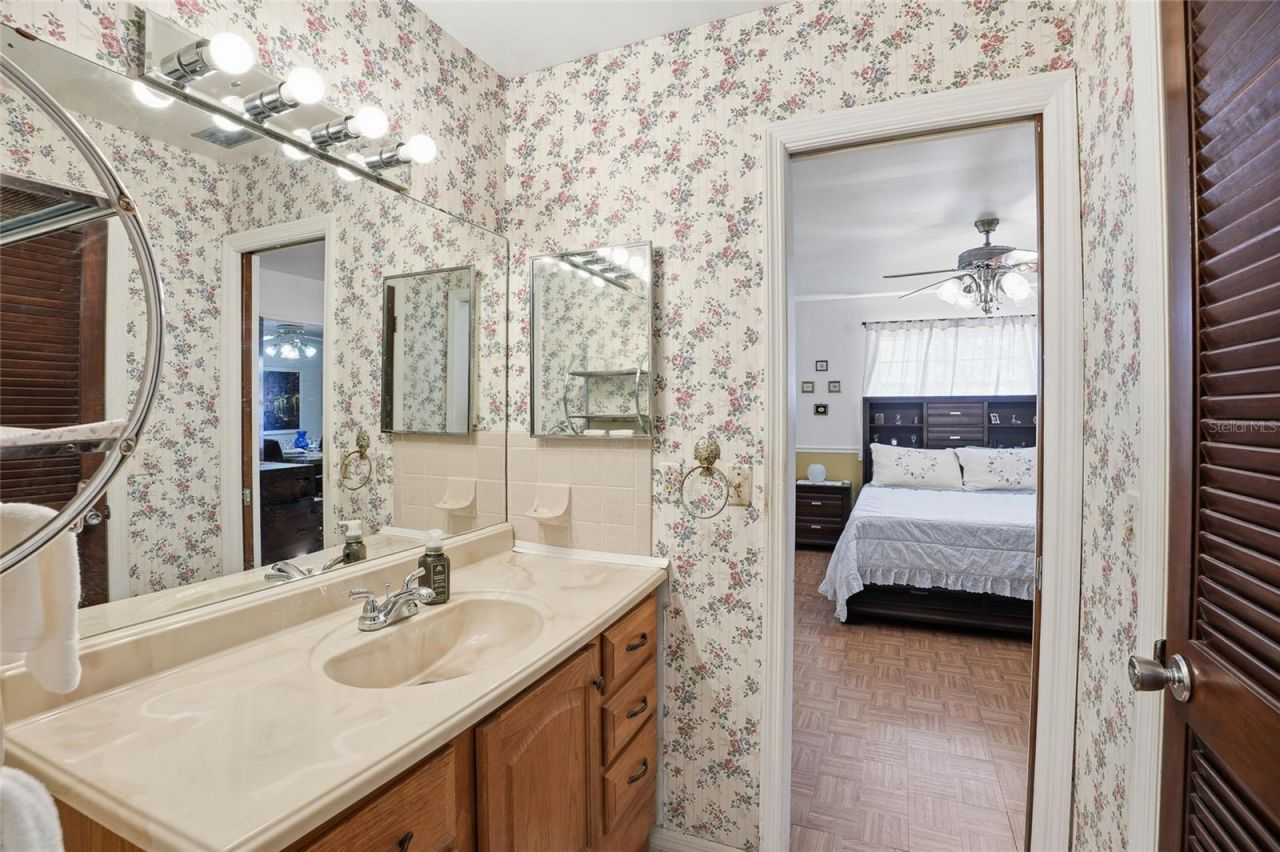 7002 Crestlake Drive, Orlando, FL 32819 Photo