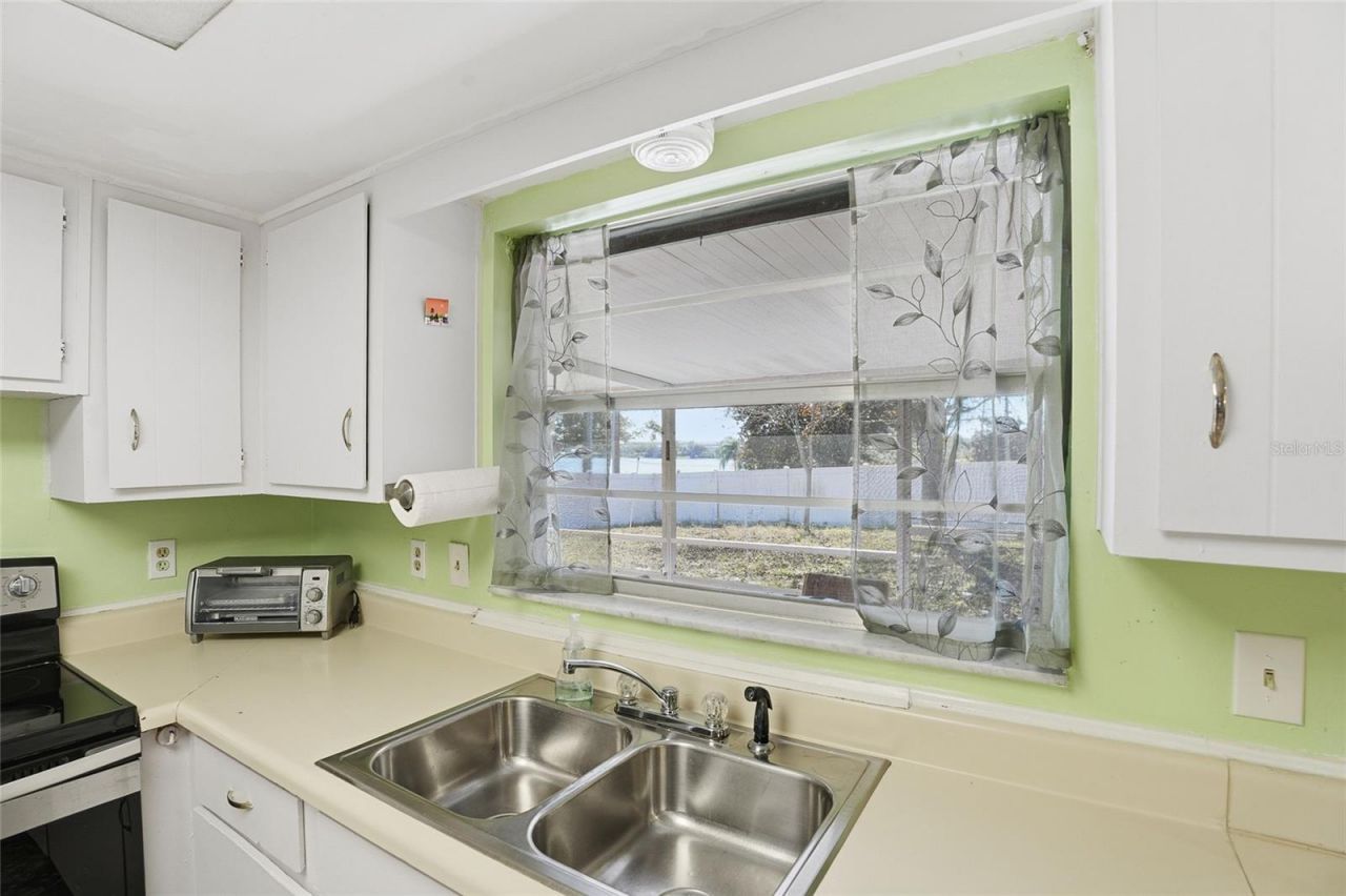 7002 Crestlake Drive, Orlando, FL 32819 Photo