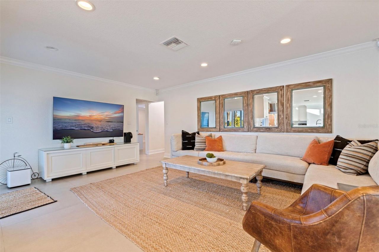 1481 49th Avenue Ne, Saint Petersburg, FL 33703 Photo