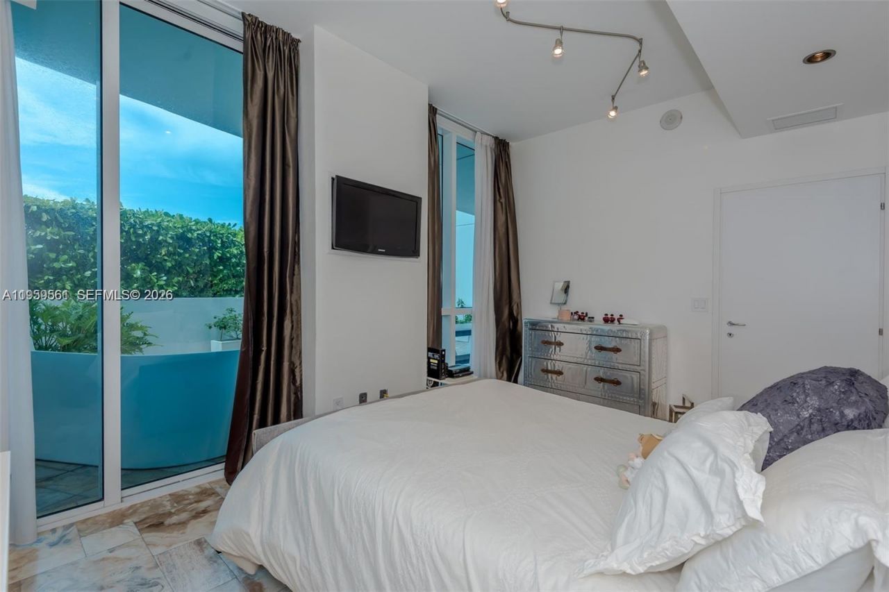 50 S Pointe Dr , Unit 511, Miami Beach, FL 33139 Photo