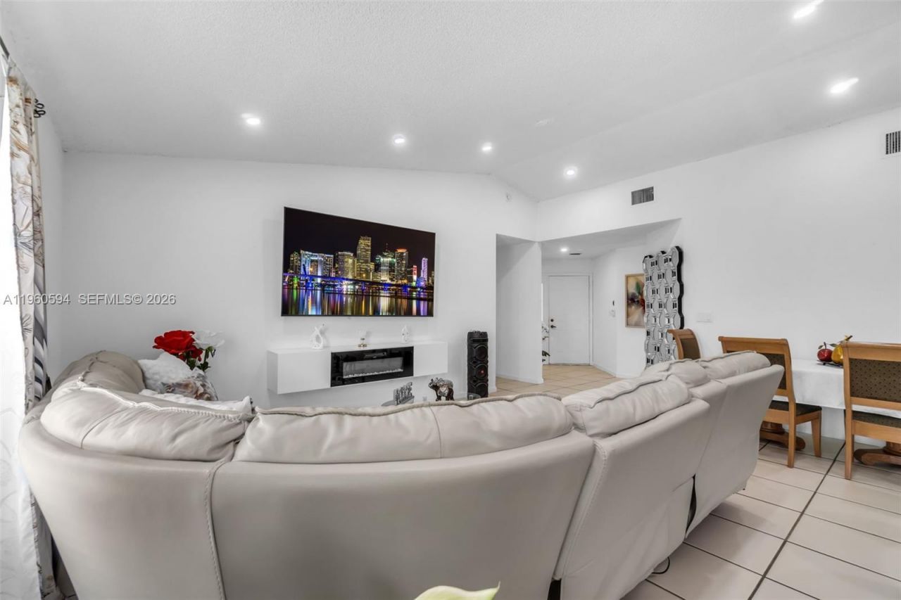 2590 SE 7th Pl , Homestead, FL 33033 Photo