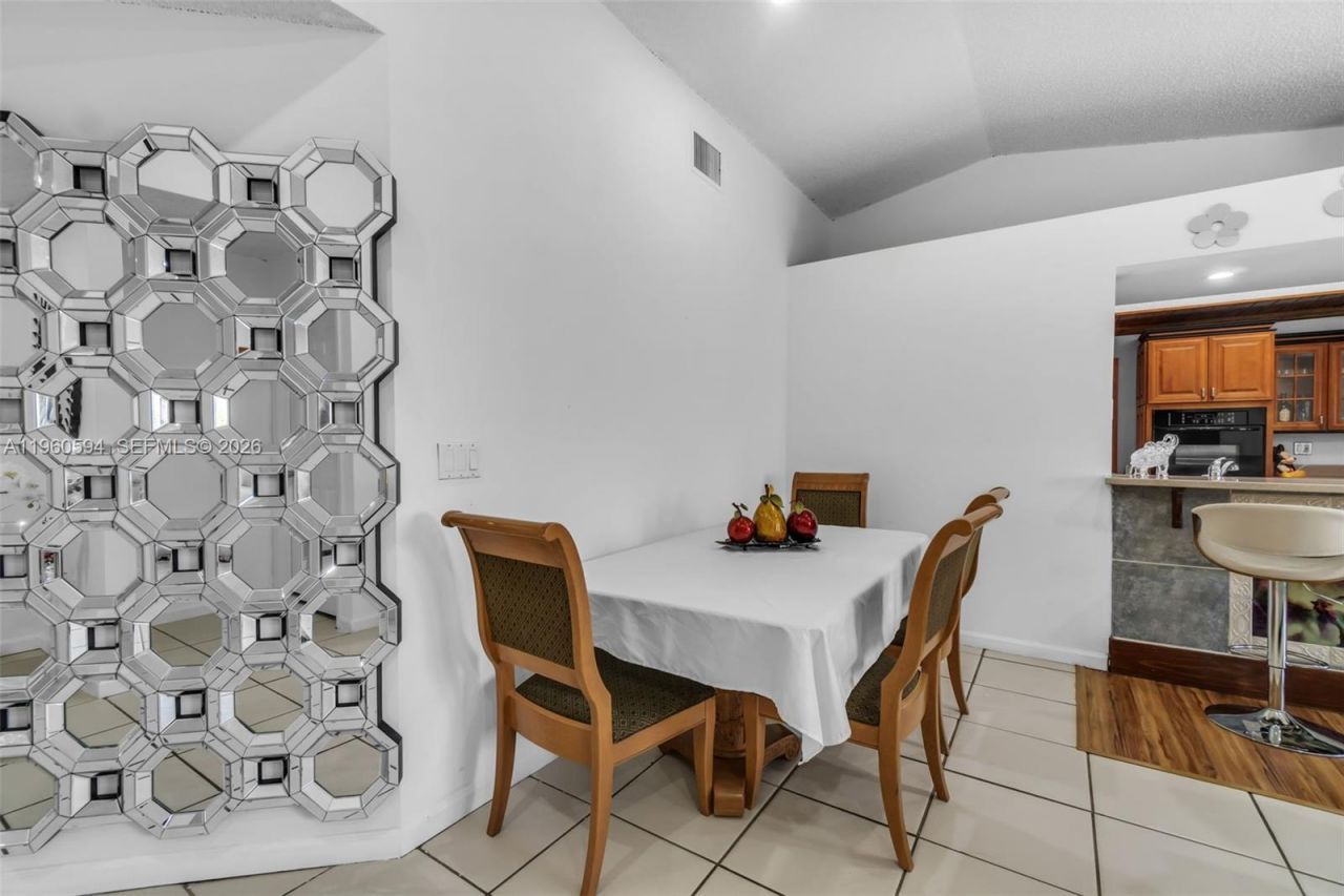 2590 SE 7th Pl , Homestead, FL 33033 Photo