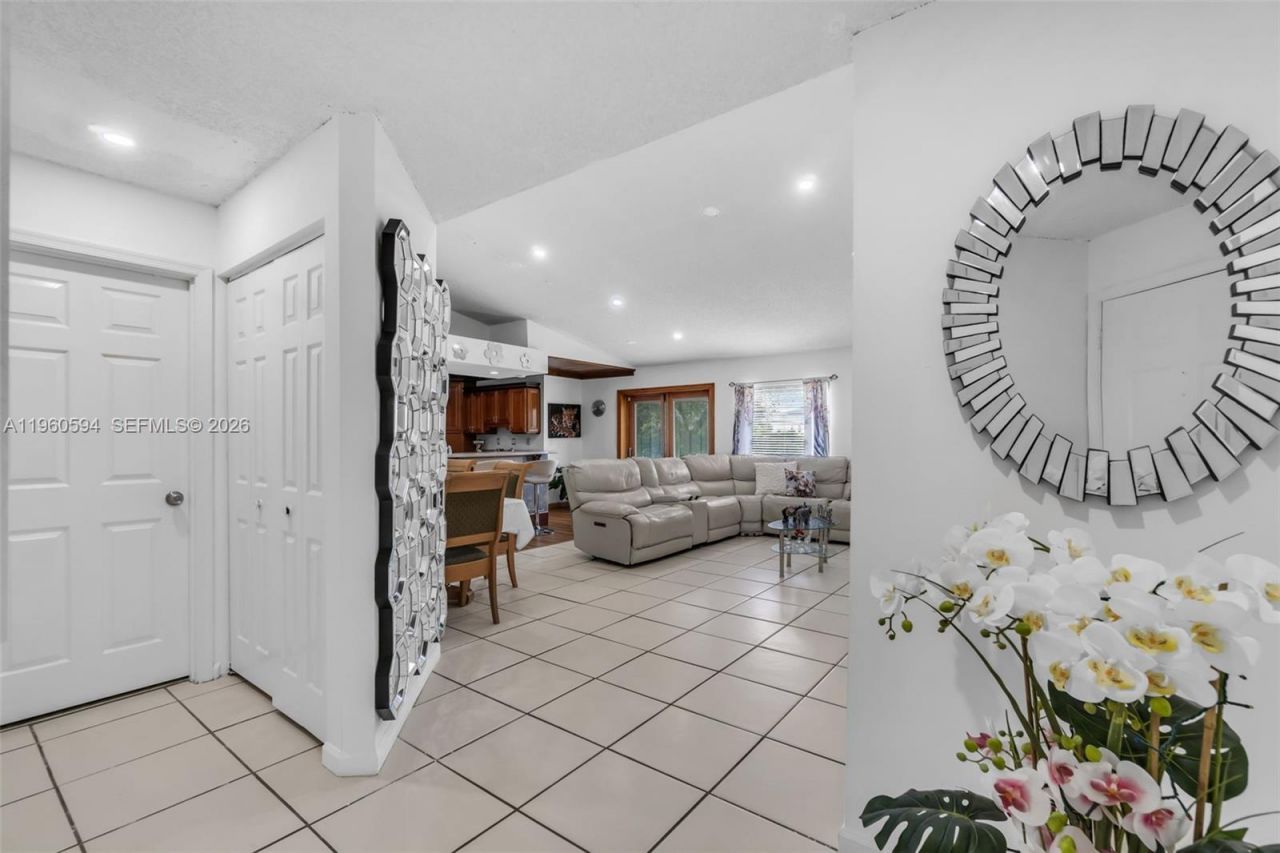 2590 SE 7th Pl , Homestead, FL 33033 Photo