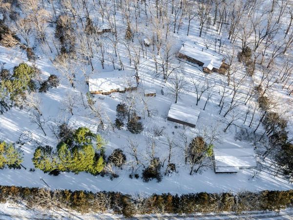 411 Moon Valley Road , Lebanon, MO 65536