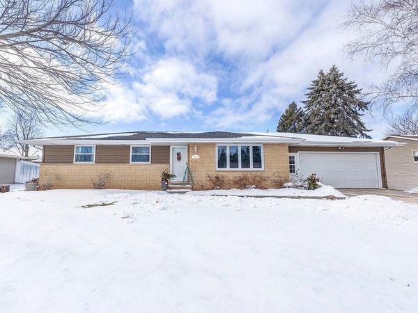 1231 COLLE STREET, Luxemburg, WI 54217