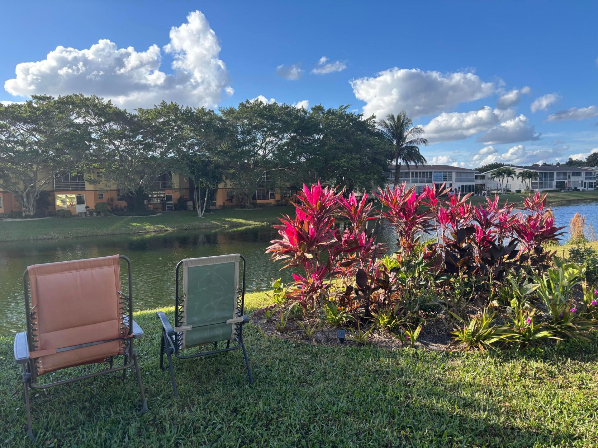 31 Sheffield B, West Palm Beach, FL 33417 Main Photo