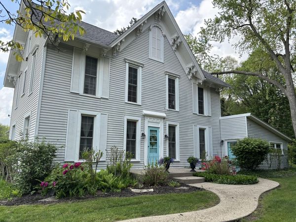 7100 Wing Lake Road, Bloomfield Hills, MI 48301