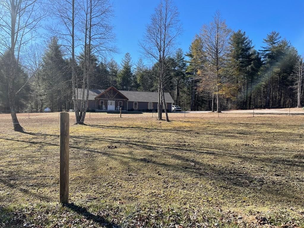 4282 Standing Rock Rd Jamestown, TN 38556