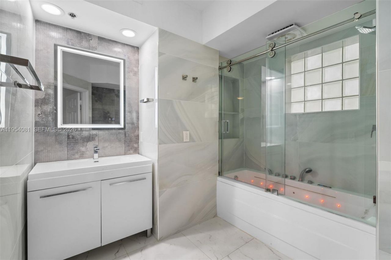 3255 NE 184th St, Unit 12306, Aventura, FL 33160 Photo