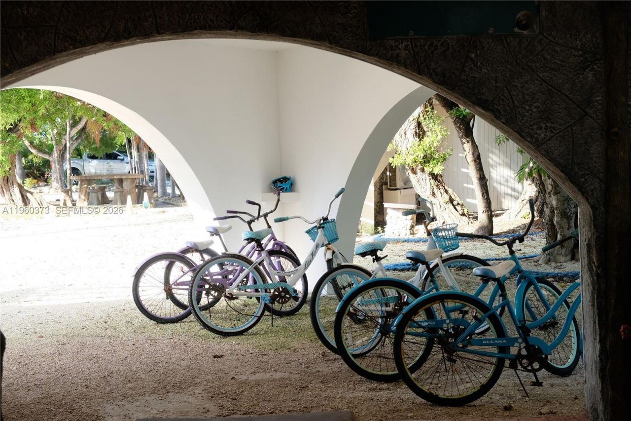 1557 Long Beach Dr, Big Pine Key, FL 33043 Photo