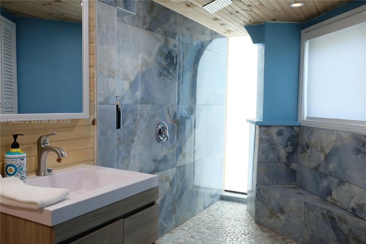 1557 Long Beach Dr, Big Pine Key, FL 33043 Photo