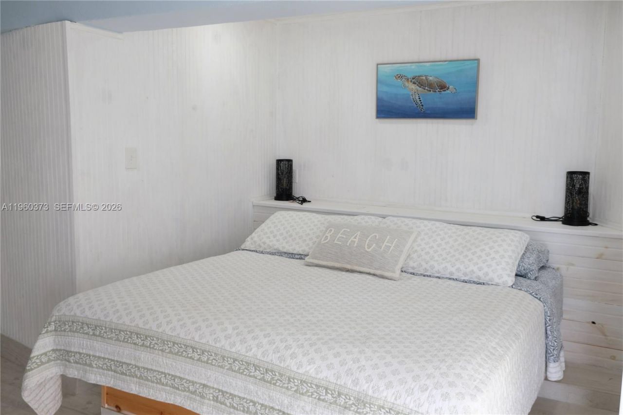 1557 Long Beach Dr, Big Pine Key, FL 33043 Photo