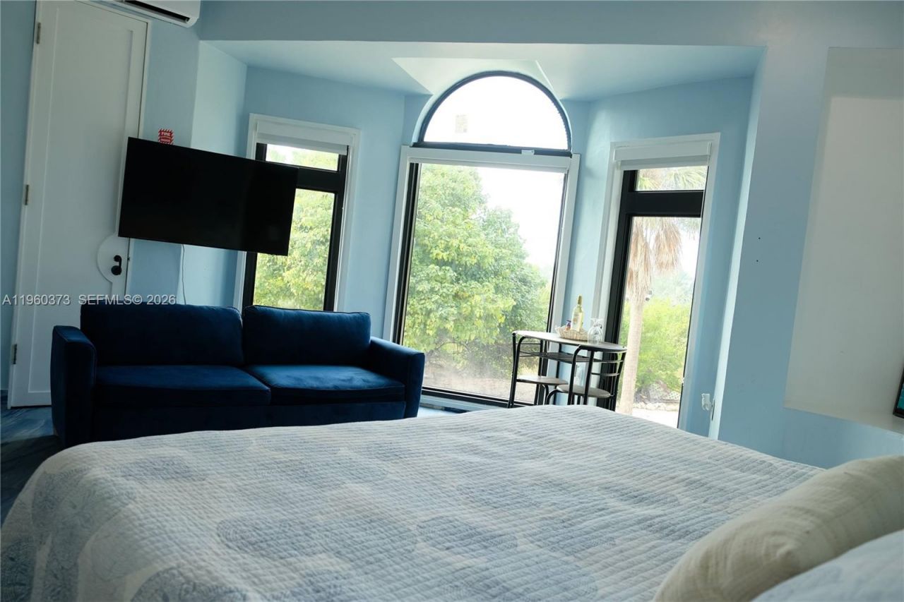 1557 Long Beach Dr, Big Pine Key, FL 33043 Photo