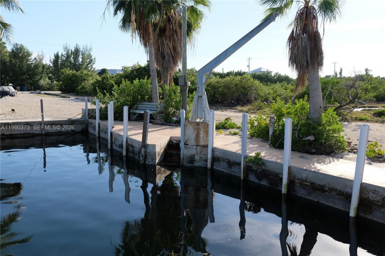 1557 Long Beach Dr, Big Pine Key, FL 33043 Photo