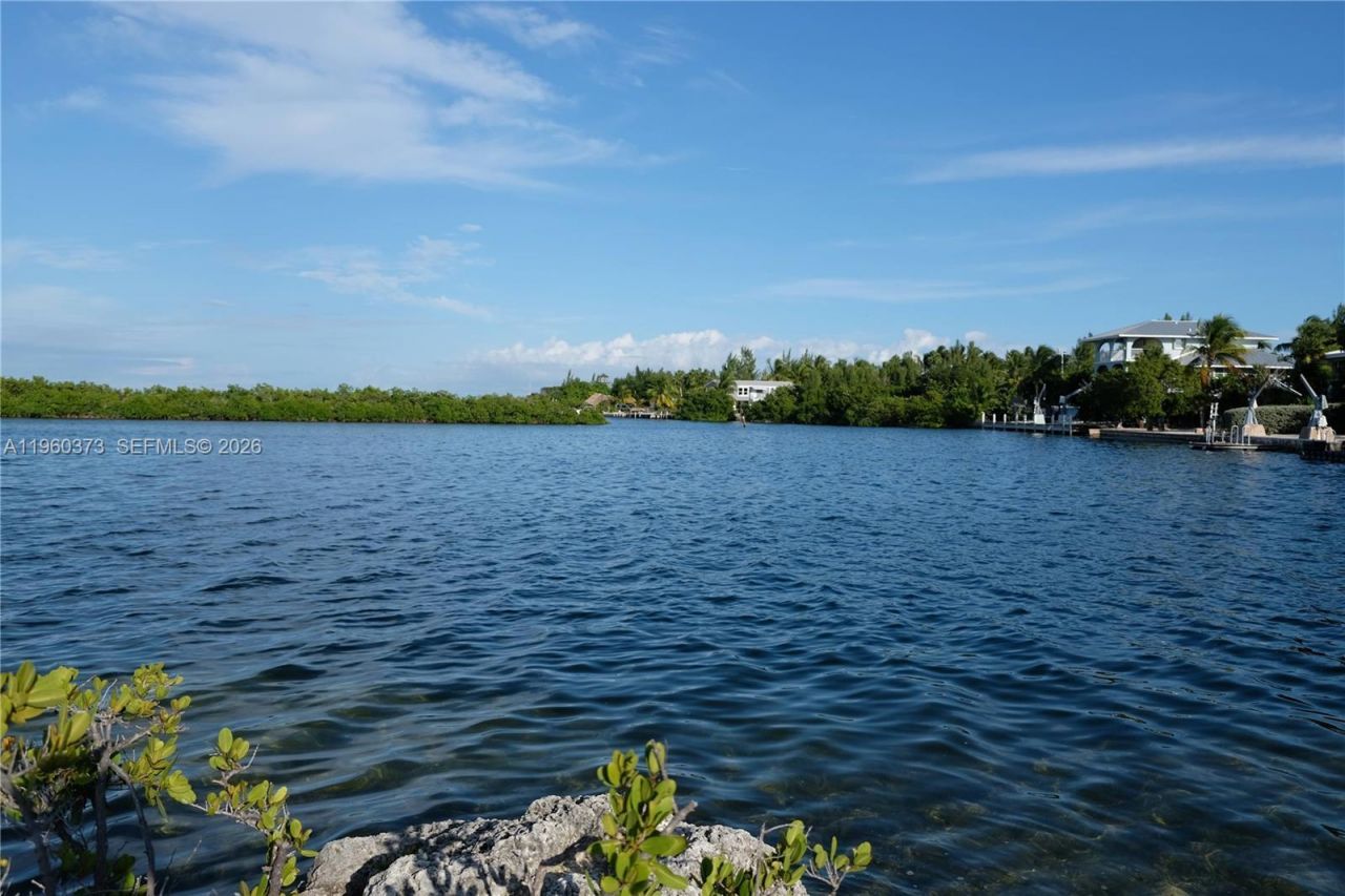 1557 Long Beach Dr, Big Pine Key, FL 33043 Photo