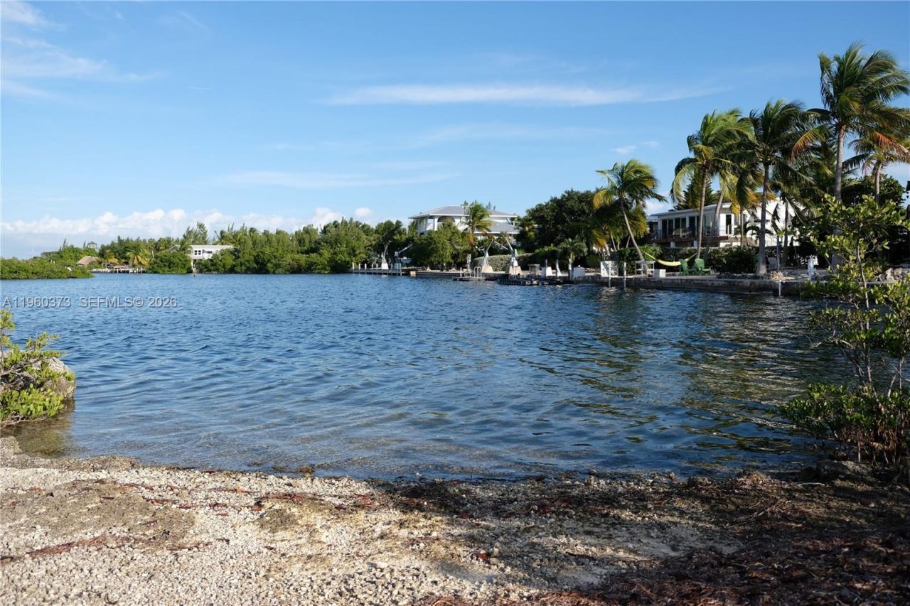 1557 Long Beach Dr, Big Pine Key, FL 33043 Photo