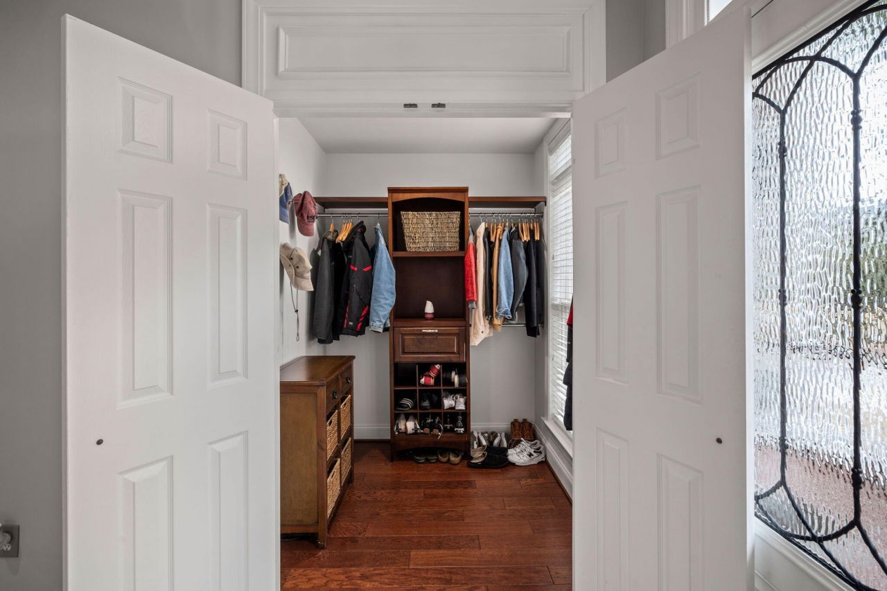 2461 Darts Cove Way Photo 10