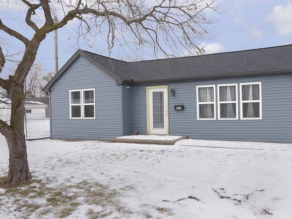 904 1/2 W Marquette Street, Ottawa, IL 61350