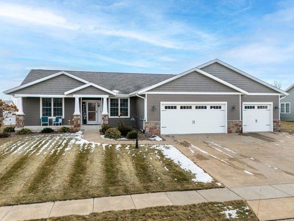 339 Hillside Drive, Eldridge, IA 52748