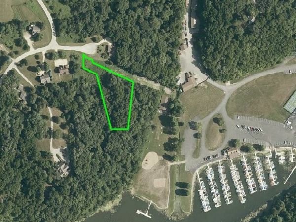 2 Waterford Drive, Galena, IL 61036