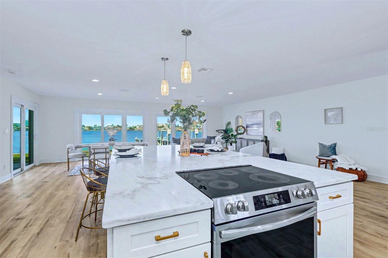 17362 Kennedy Drive, North Redington Beach, FL 33708 Photo