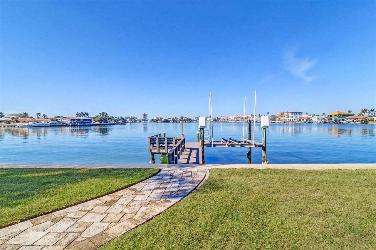 17362 Kennedy Drive, North Redington Beach, FL 33708 Photo