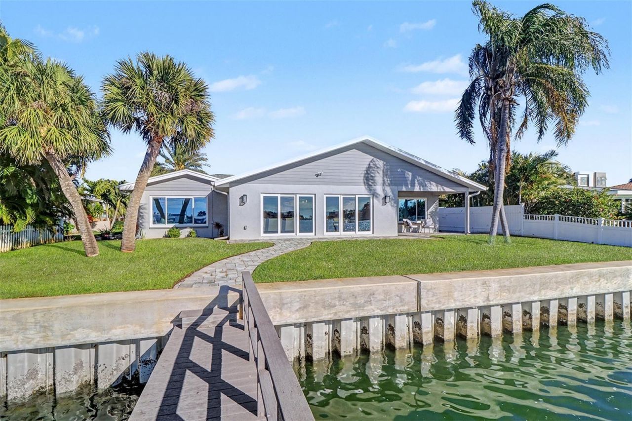 17362 Kennedy Drive, North Redington Beach, FL 33708 Photo