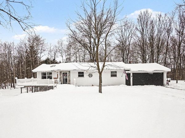 11387 210th Avenue, Leroy, MI 49655