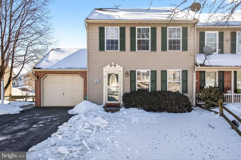 219 Chelmsford Drive, Marietta, PA 17547 Main Photo