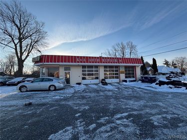 1784 Eggert Road, Amherst, NY 14226