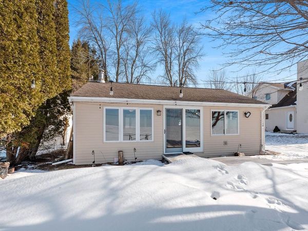 165 SUN N SURF DRIVE, Luxemburg, WI 54217