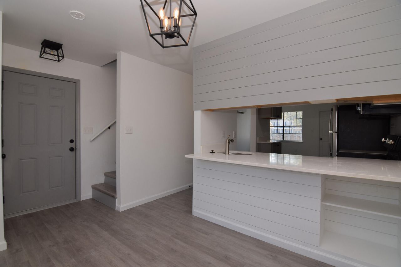 7721 Oldridge Road Photo 5