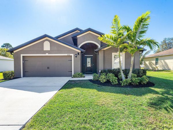 1652 SW Penrose Avenue, Port Saint Lucie, FL 34953