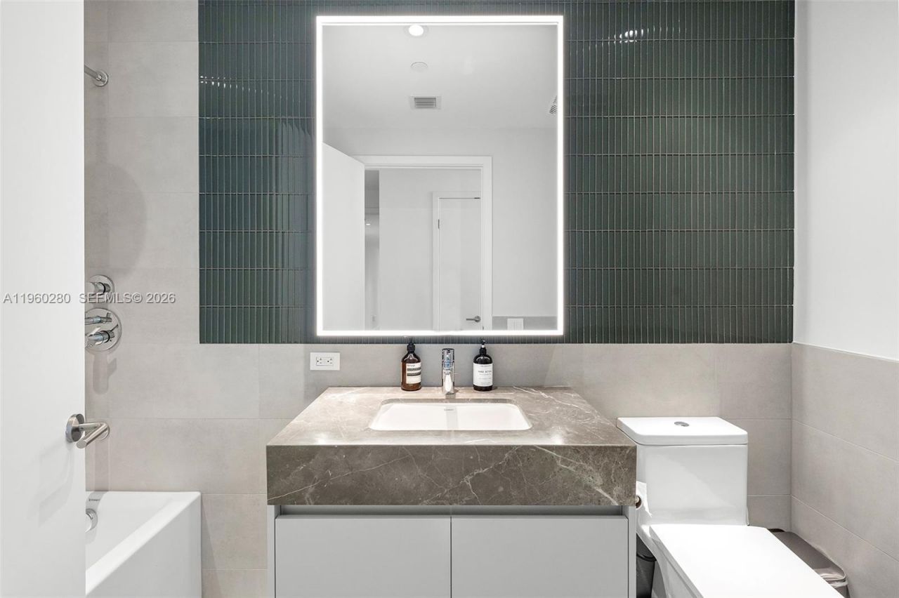 500 Alton, Unit 2203, Miami Beach, FL 33139 Photo