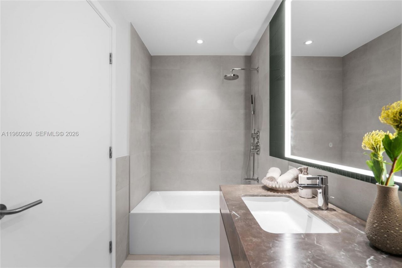 500 Alton, Unit 2203, Miami Beach, FL 33139 Photo