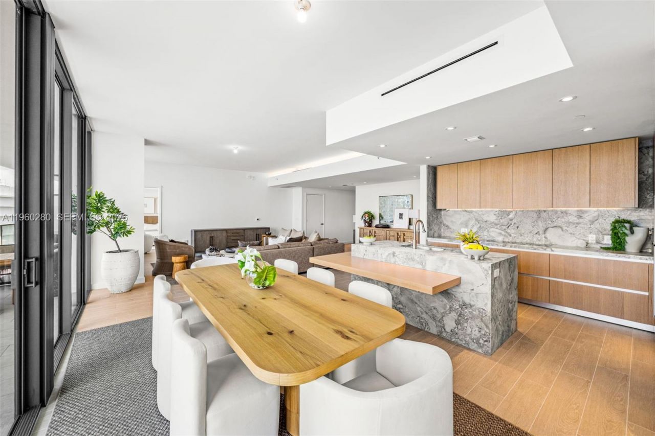 500 Alton , Unit 2203, Miami Beach, FL 33139 Photo