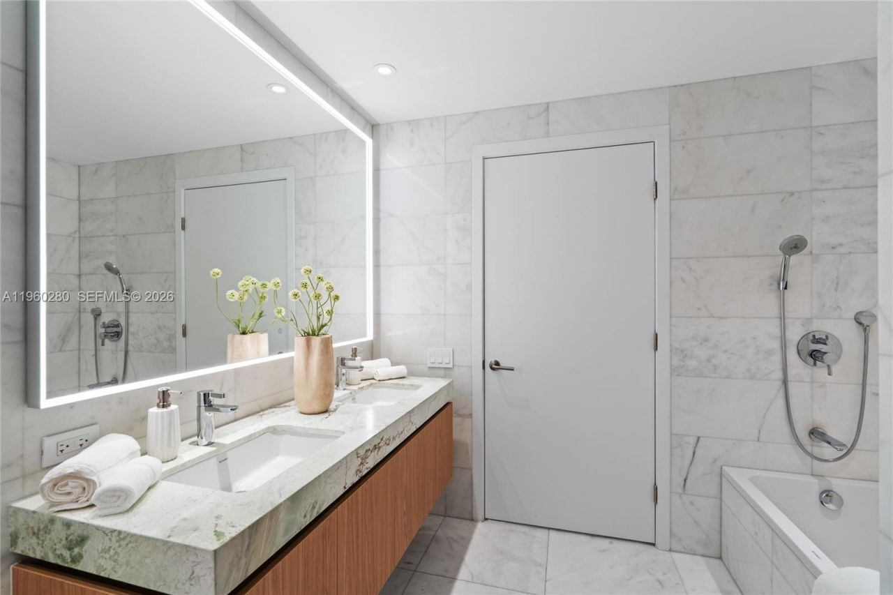 500 Alton, Unit 2203, Miami Beach, FL 33139 Photo