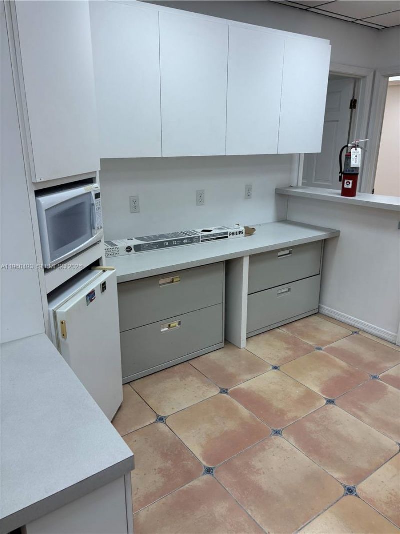 7800 W Oakland Park Blvd , Unit BLD-B #102, Sunrise, FL 33351 Photo